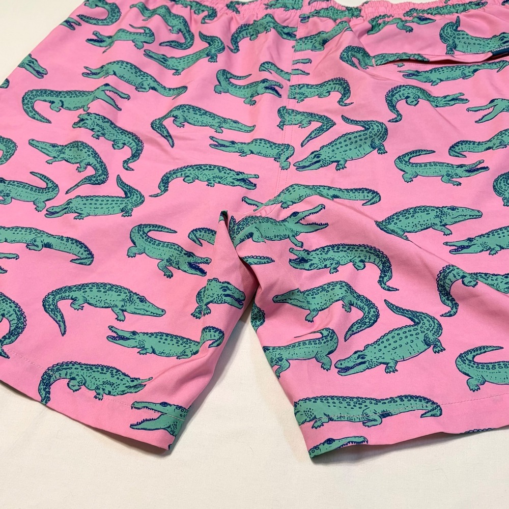 Chubbies Swim Trunks Men's 2XL Pink Green Alligator Print 8"Beach Shorts - Picture 2 of 5